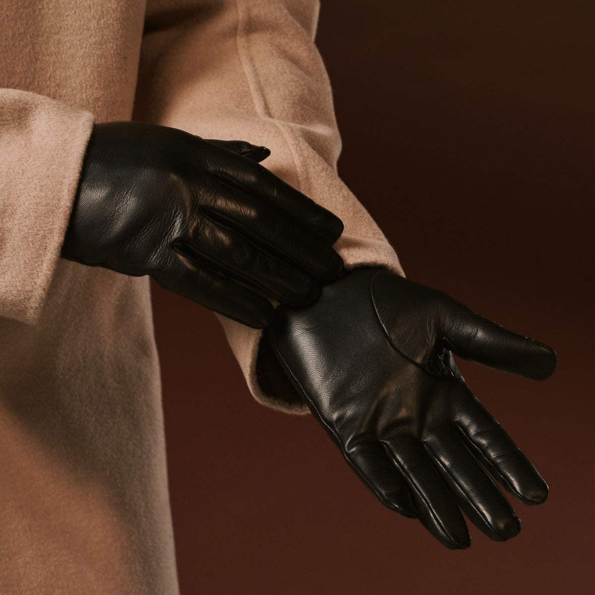 Fabio (black) - Men's classic Italian lambskin leather gloves with pure silk lining - Leather Gloves Online - Flyclothing LLC