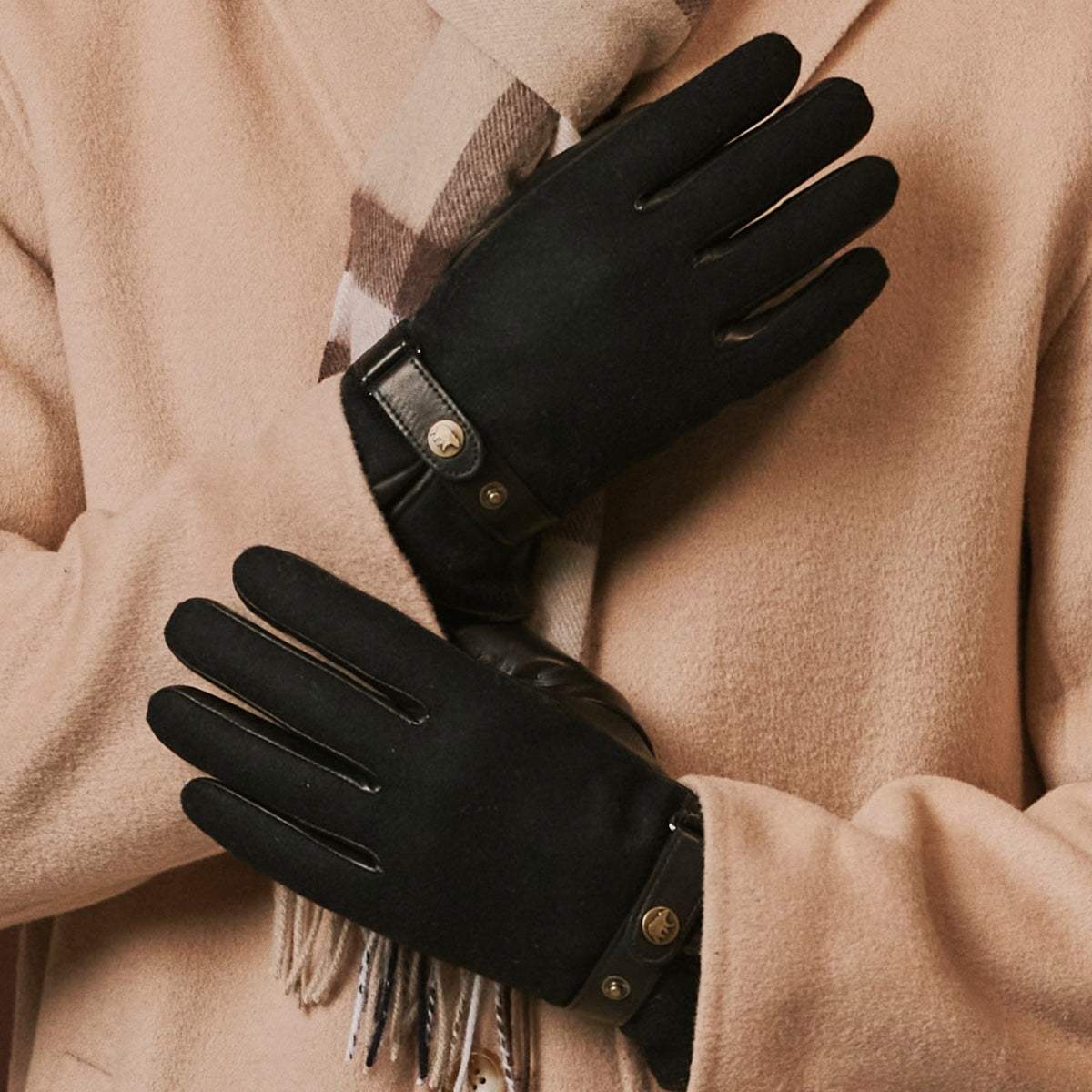 Fabrizio (black) – Tweed men's gloves with touchscreen capability and adjustable snap button - Leather Gloves Online - Flyclothing LLC