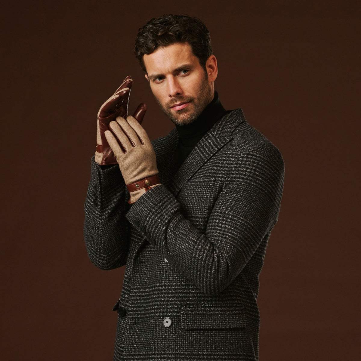Fabrizio (brown) - Italian tweed men’s gloves with touchscreen capability and adjustable snap button