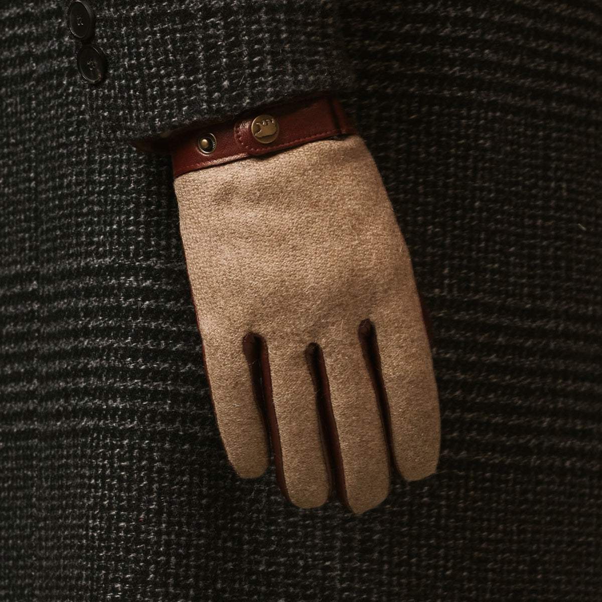 Fabrizio (brown) - Italian tweed men’s gloves with touchscreen capability and adjustable snap button
