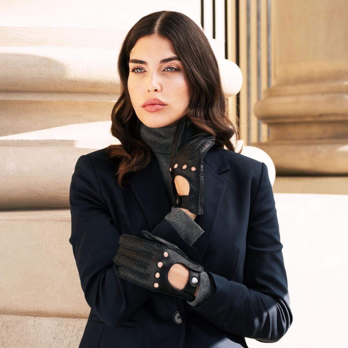 Maria (black) - Italian driving gloves made of American deerskin leather