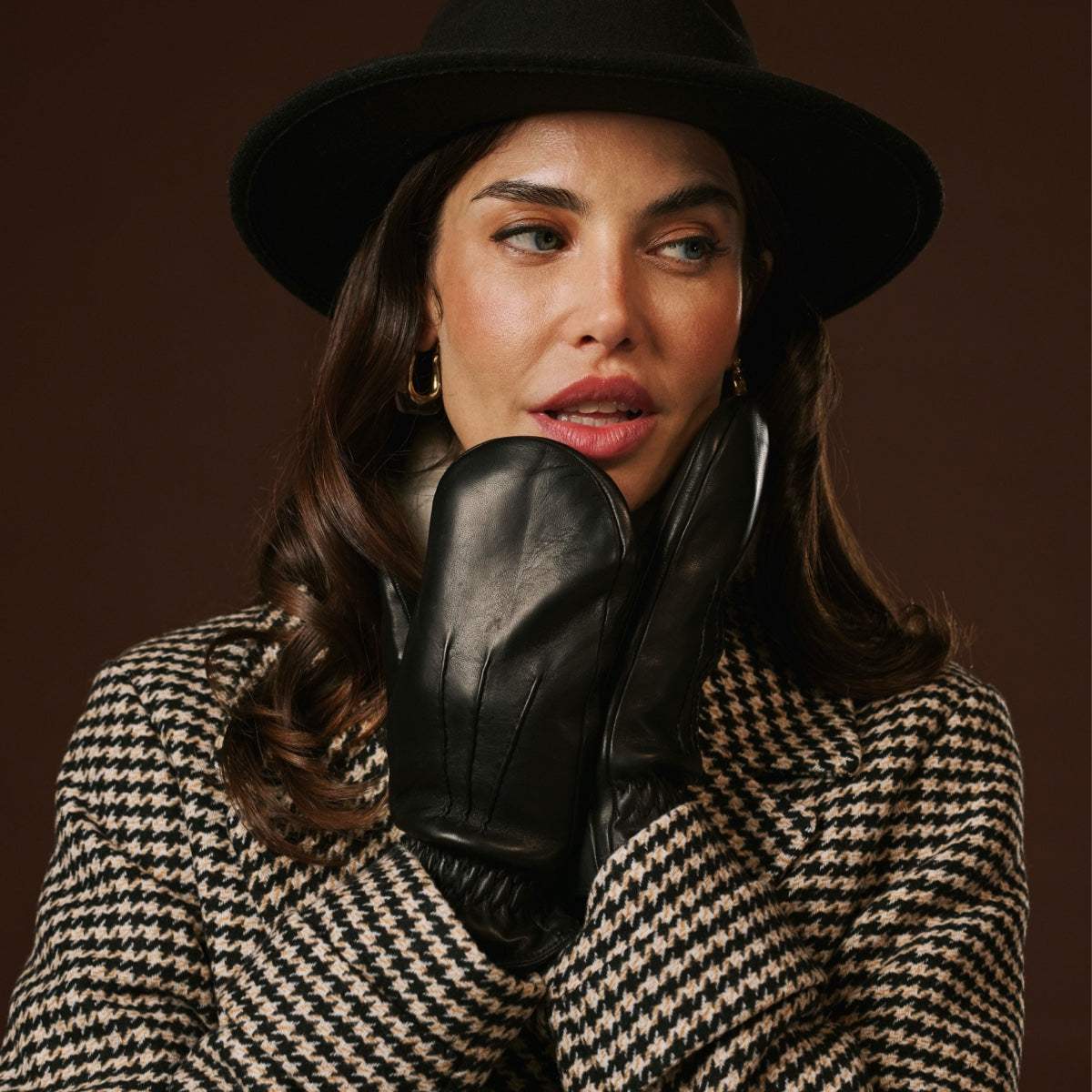 Gianetta (black) - Italian lambskin mittens with luxurious lambswool lining