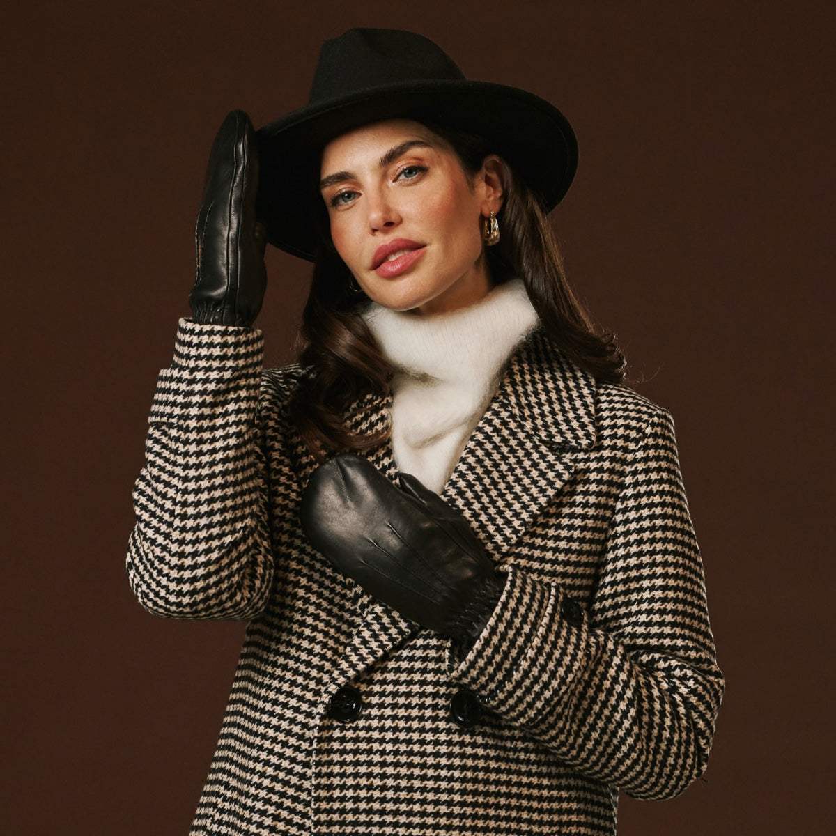 Gianetta (black) - Italian lambskin mittens with luxurious lambswool lining
