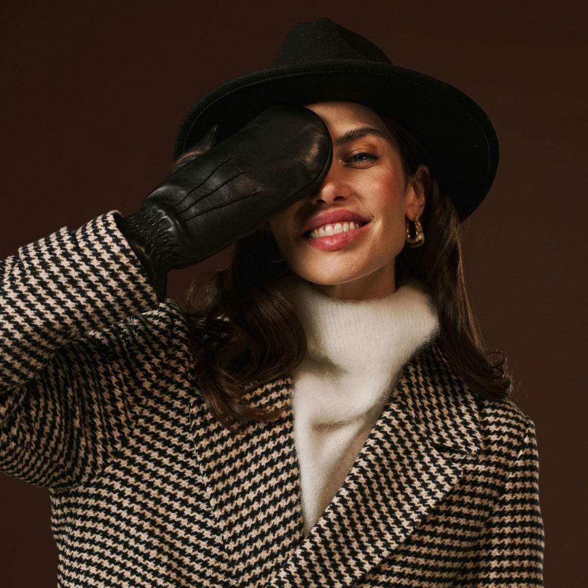 Gianetta (black) - Italian lambskin mittens with luxurious lambswool lining