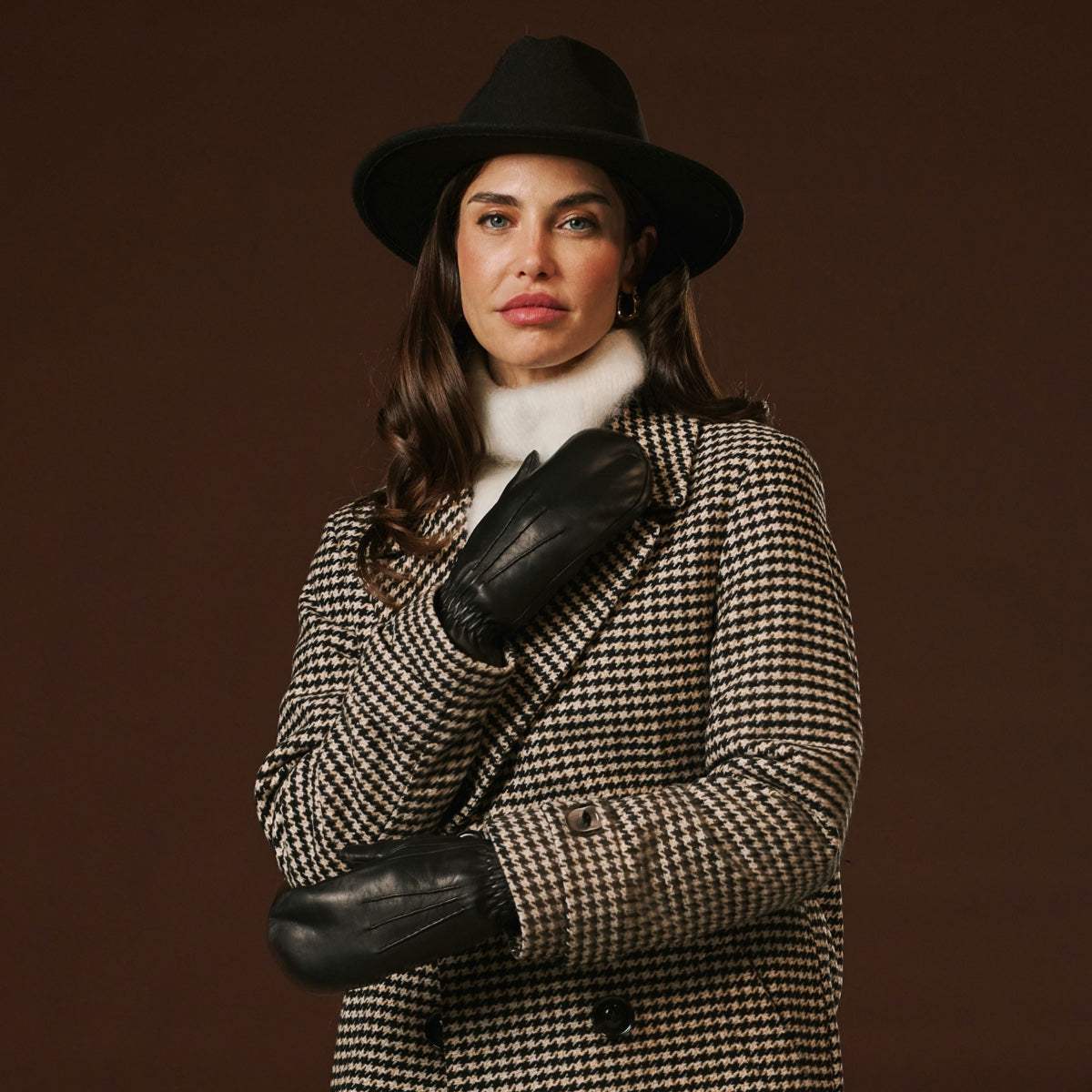 Gianetta (black) - Italian lambskin mittens with luxurious lambswool lining