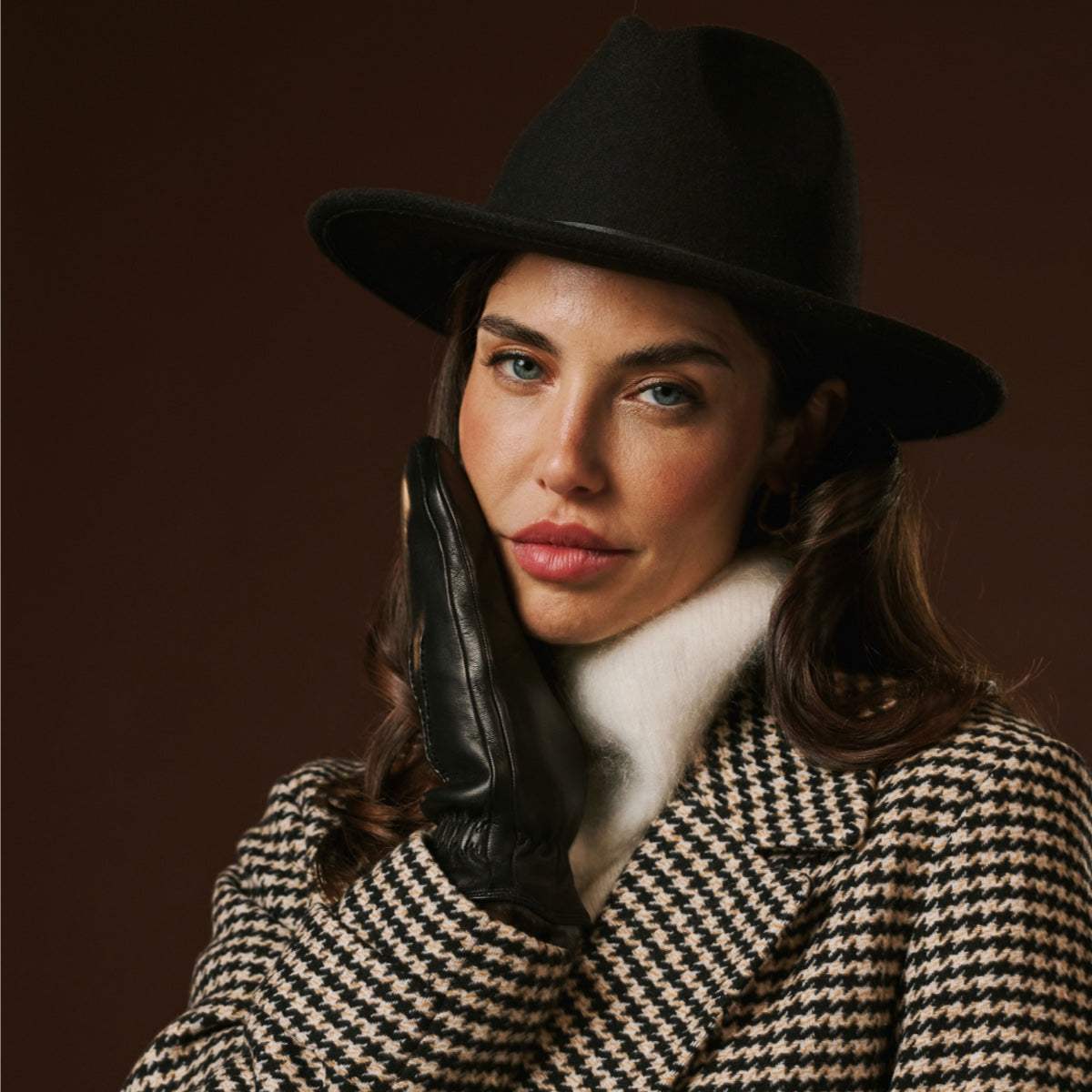 Gianetta (black) - Italian lambskin mittens with luxurious lambswool lining