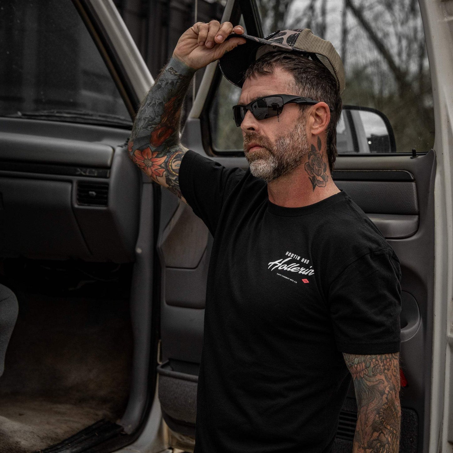 Hootin And Hollerin Men's T-Shirt - DIRTY COWBOY USA - Flyclothing LLC