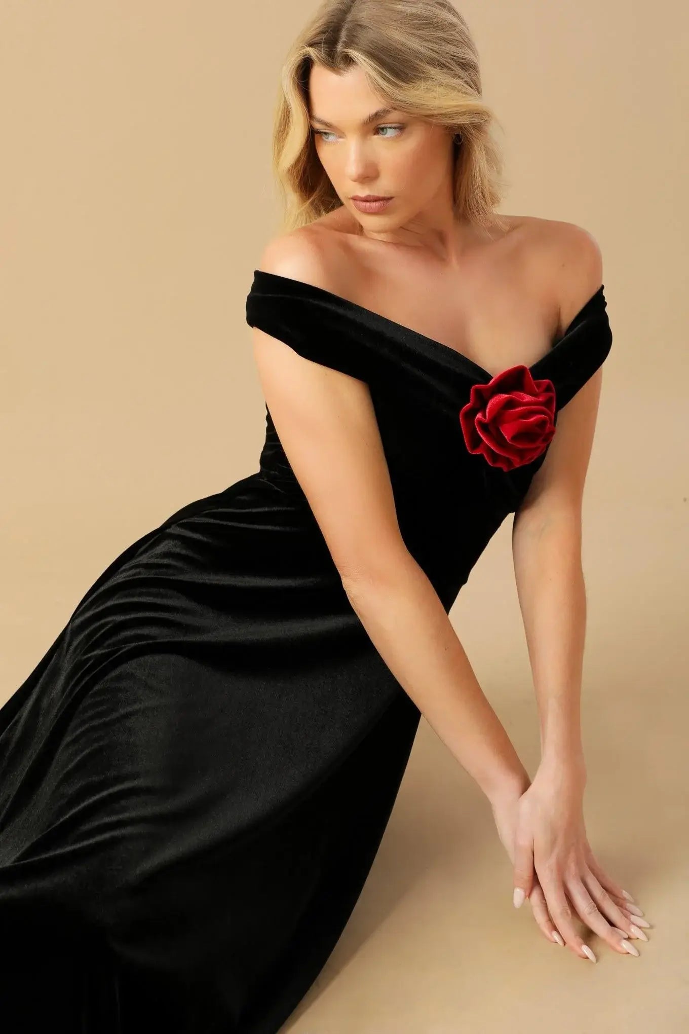 BE THERE FOR YOU VELVET MIDI DRESS - Flying Tomato - Flyclothing LLC