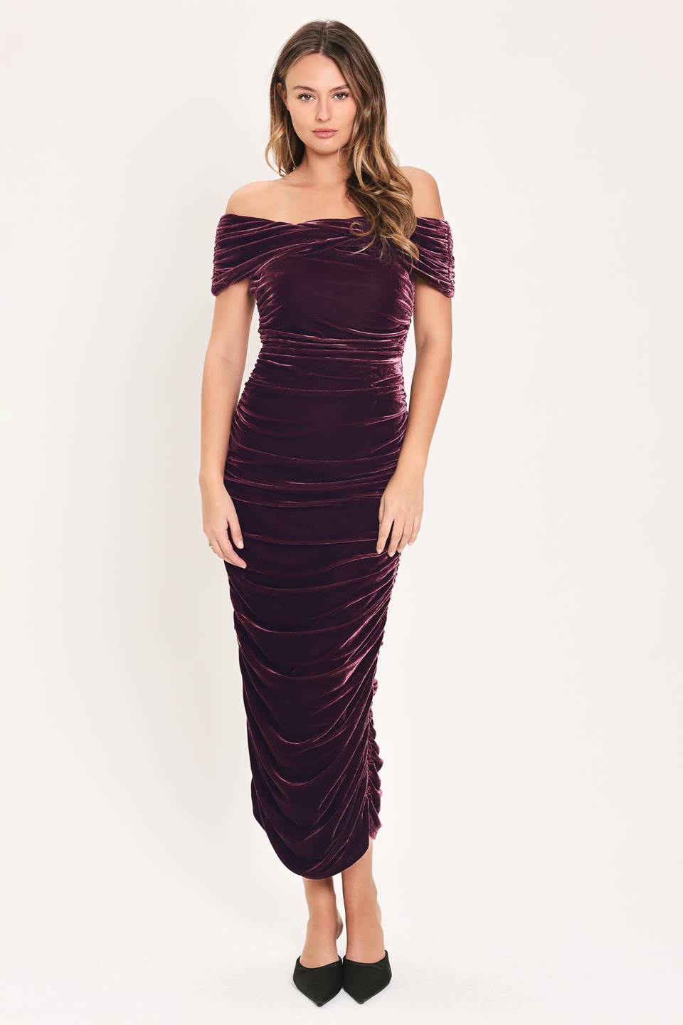 PLUM EMBRACE PLUM VELVET OFF-SHOULDER RUCHED MIDI DRESS - Flying Tomato - Flyclothing LLC