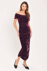 PLUM EMBRACE PLUM VELVET OFF-SHOULDER RUCHED MIDI DRESS - Flying Tomato - Flyclothing LLC