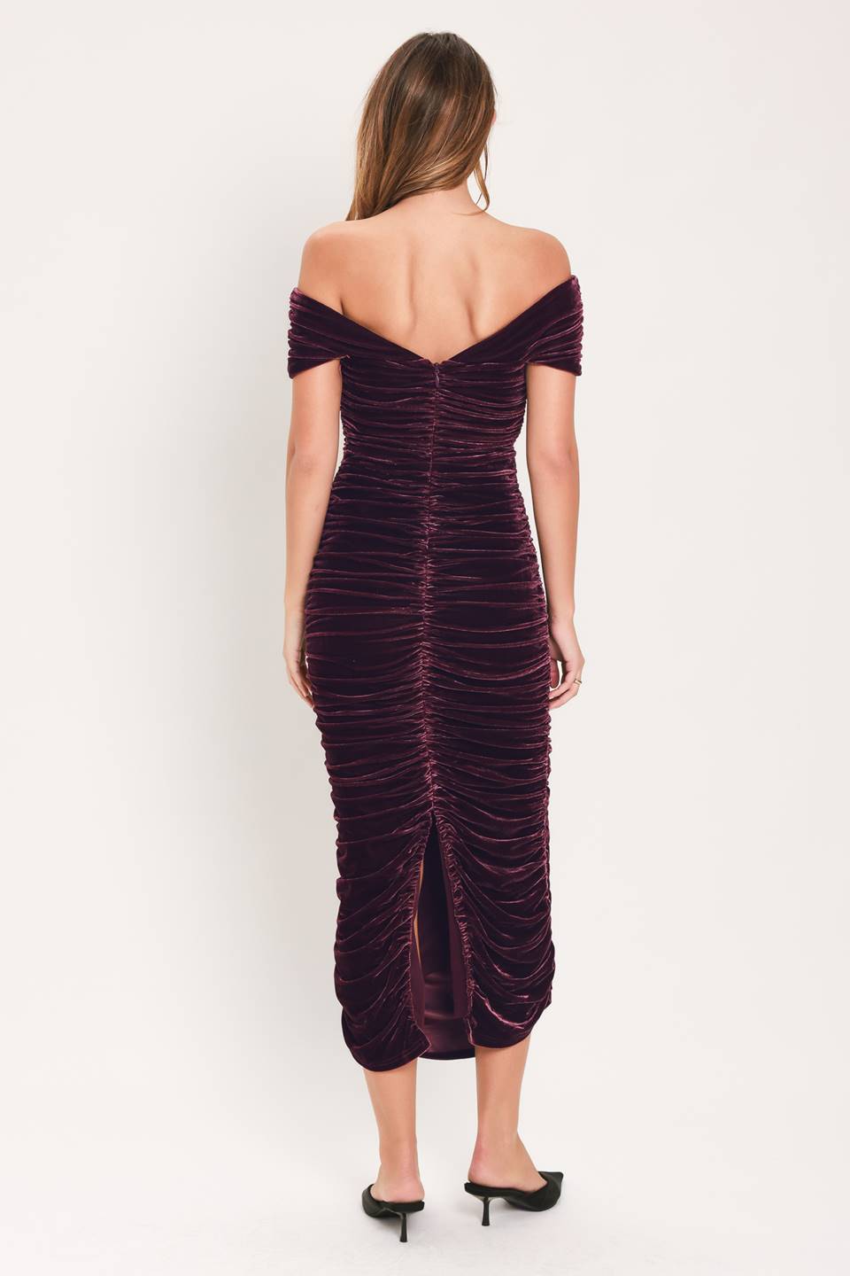 PLUM EMBRACE PLUM VELVET OFF-SHOULDER RUCHED MIDI DRESS - Flying Tomato - Flyclothing LLC