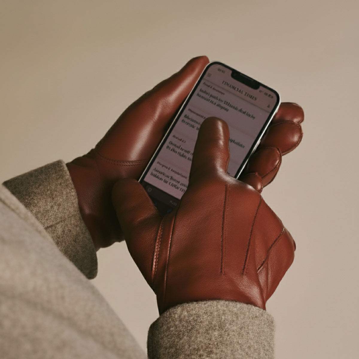 Julietta (brown) - Lambskin leather gloves with plush rabbit fur lining and touchscreen feature