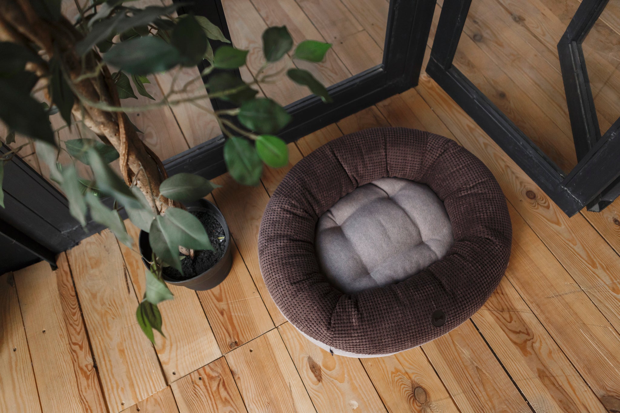 Chester & Lee | Chestnut Donut Dog Bed - Chester & Lee - Flyclothing LLC
