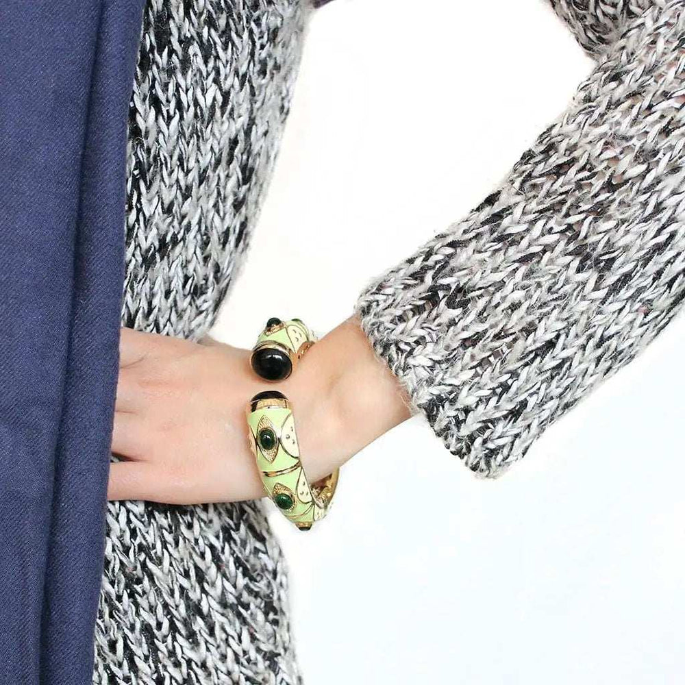 LO4267 - Gold Brass Bangle with Synthetic in Emerald - Alamode - Flyclothing LLC