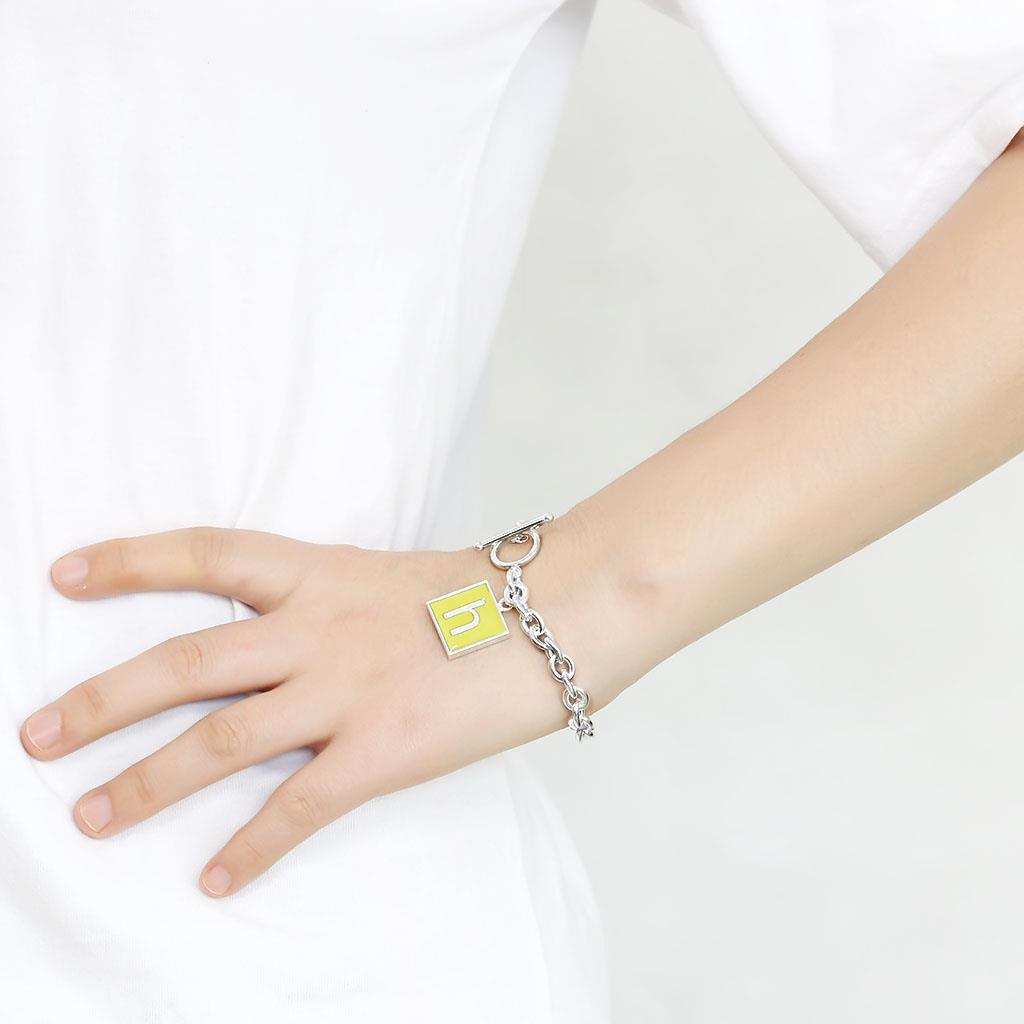 LO4642 - High-Polished Brass Bracelet with Epoxy in Emerald - Alamode - Flyclothing LLC