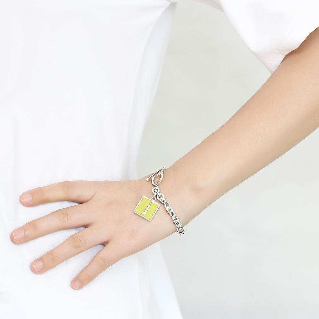 LO4648 - High-Polished Brass Bracelet with Epoxy in Emerald - Alamode - Flyclothing LLC