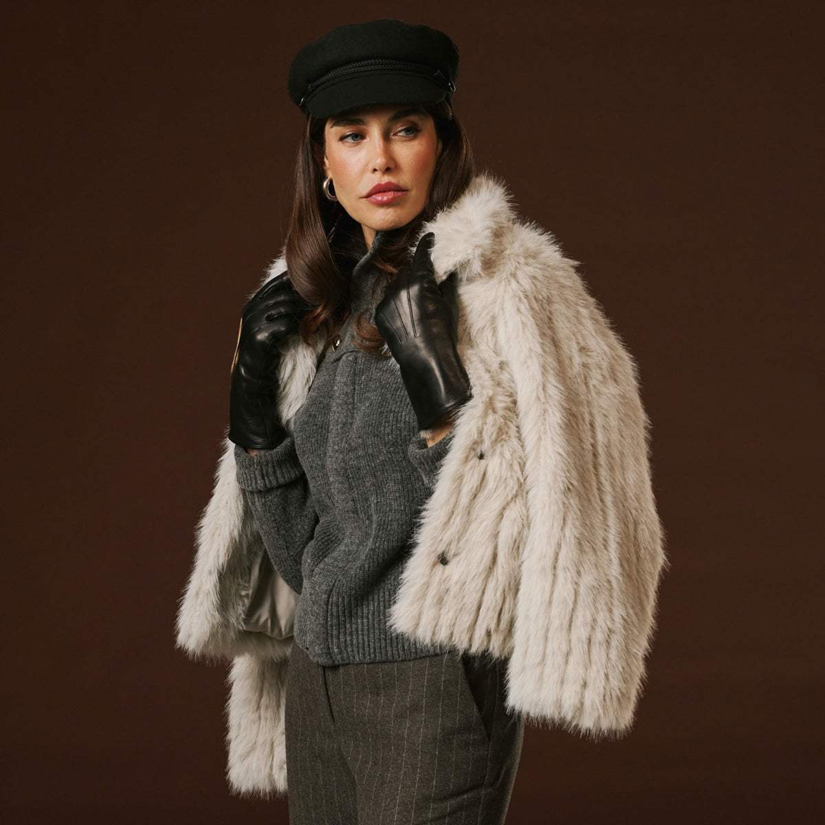 Luciana (black) - Extended women’s Italian lambskin leather gloves with rabbit fur lining
