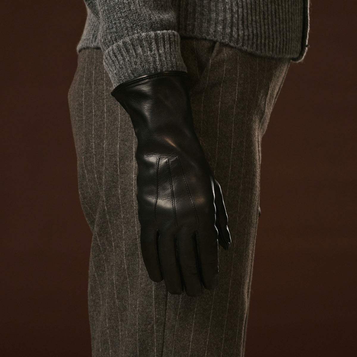 Luciana (black) - Extended women’s Italian lambskin leather gloves with rabbit fur lining
