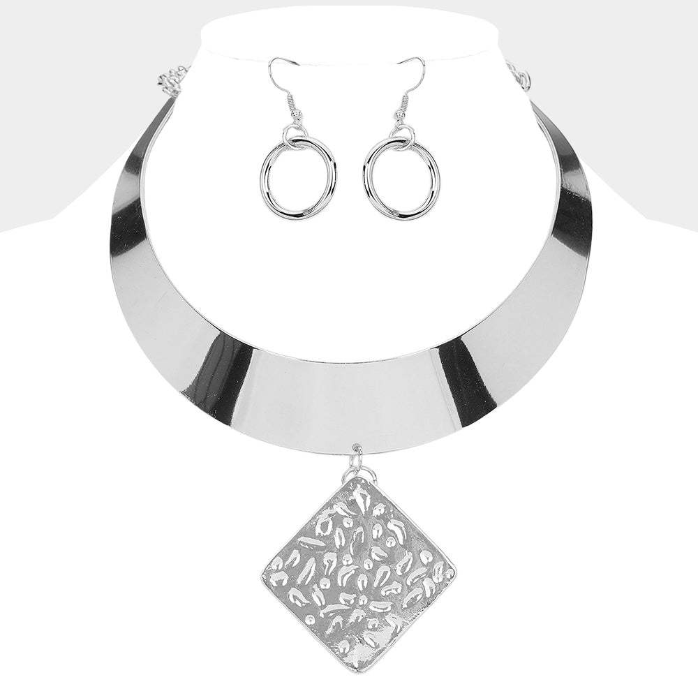 Textured Metal Rhombus Pendant Pointed Necklace - Madeline Love - Flyclothing LLC