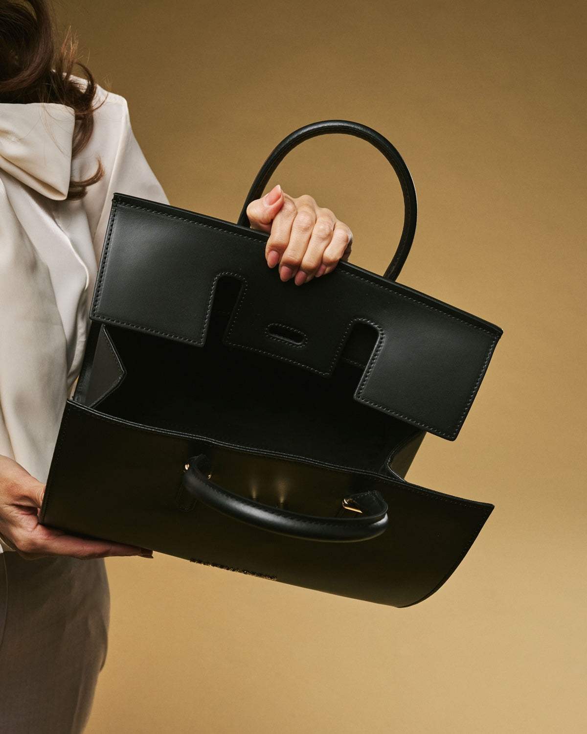 Oriana (black) - Italian calf leather women's handbag (with shoulder strap) - Leather Gloves Online - Flyclothing LLC