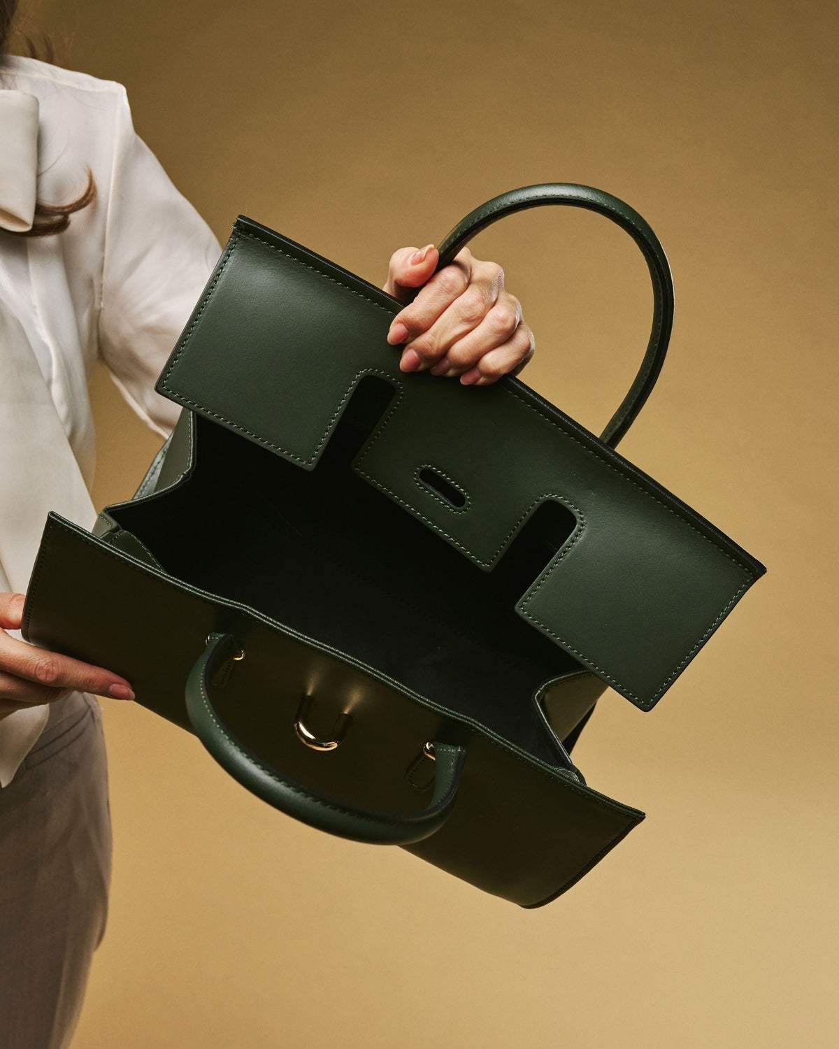 Oriana (green) - Italian calf leather women's handbag (with shoulder strap)