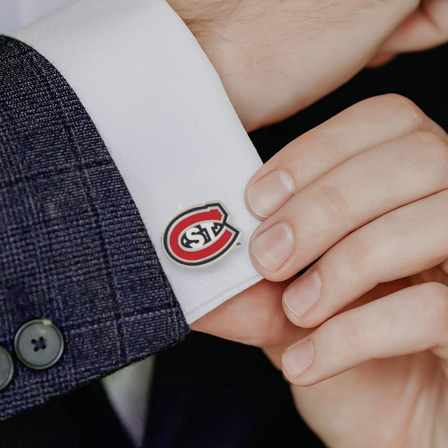 NCAA St. Cloud State Husky Mascot Cufflinks - Cufflinks.com - Flyclothing LLC