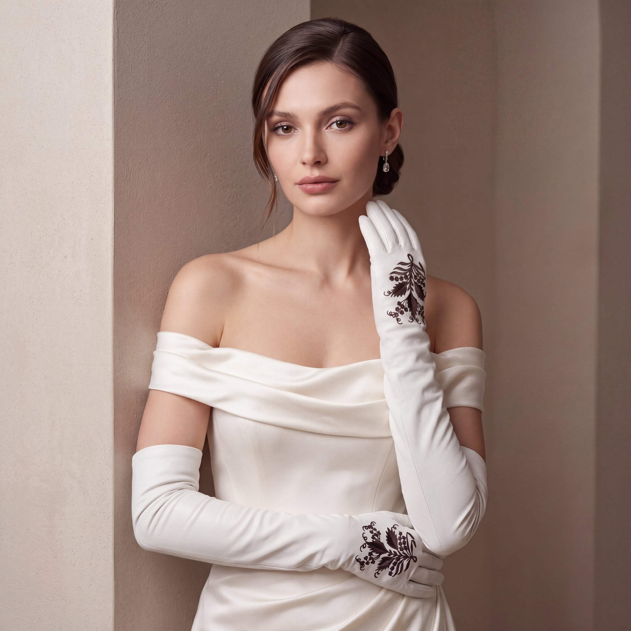 PZ01W14G (white) - Unlined Italian lambskin 16-button opera gloves with embroidery