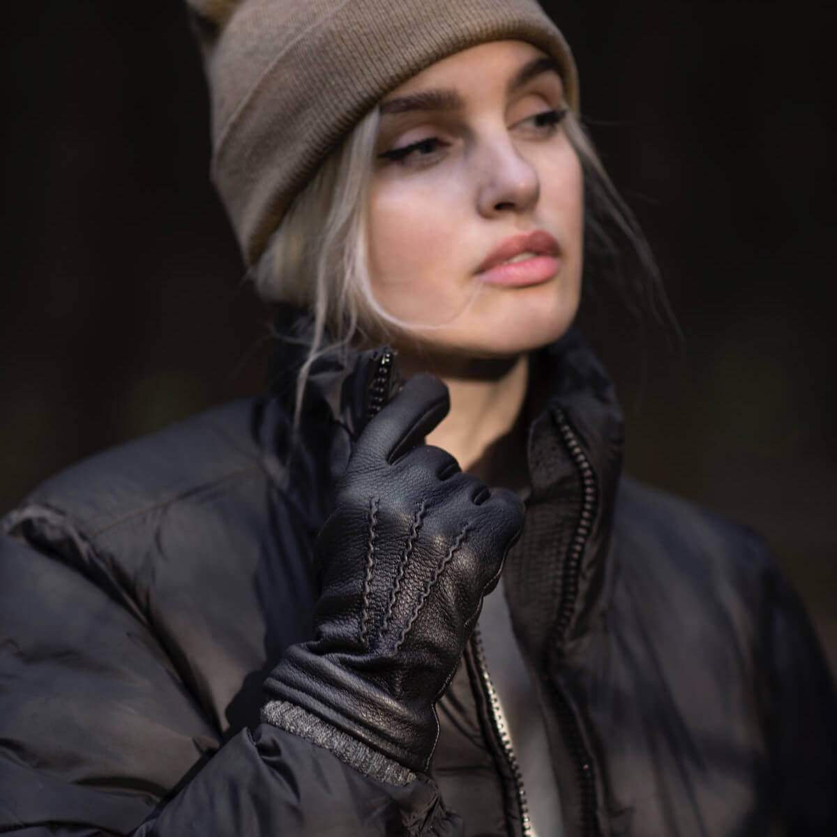 Raya (black) – Deerskin leather gloves with warm wool lining