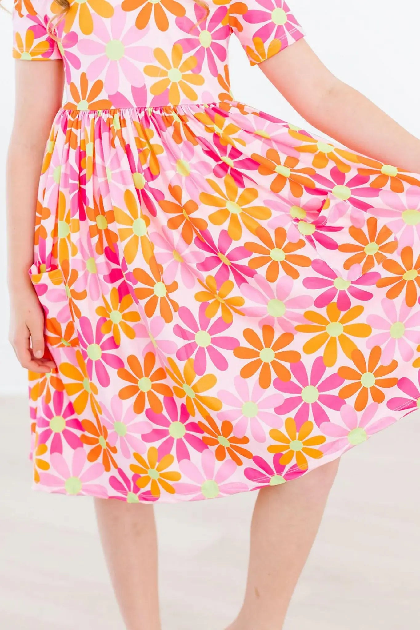 Retro Daisies S/S Pocket Twirl Dress - Mila & Rose ® - Flyclothing LLC
