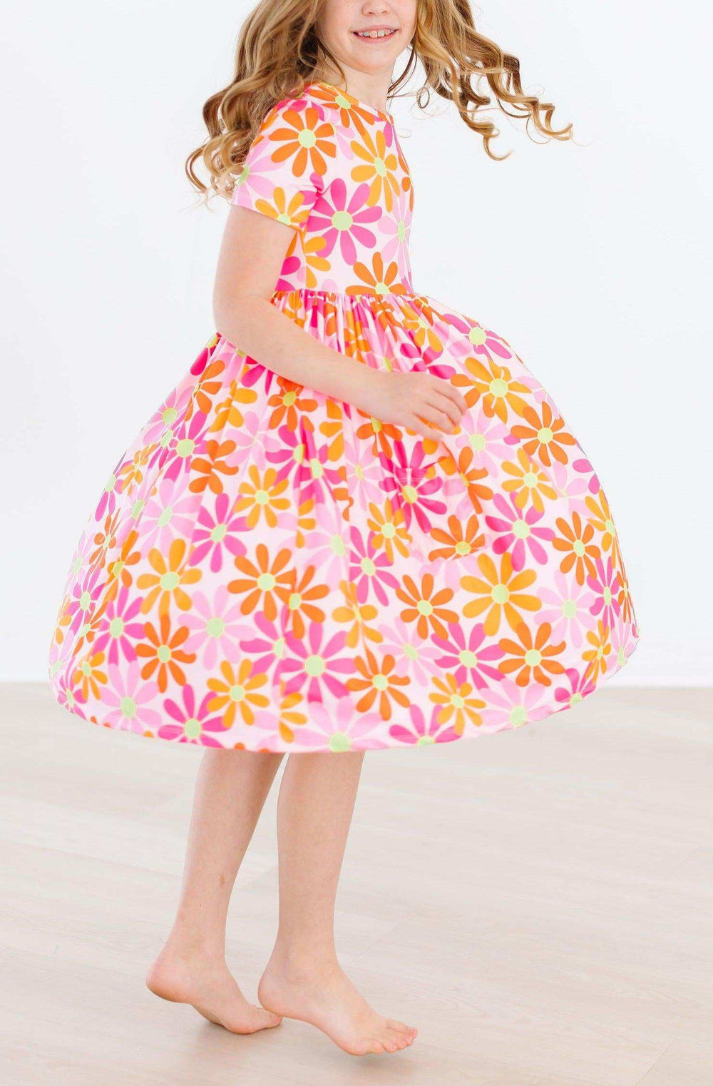 Retro Daisies S/S Pocket Twirl Dress - Mila & Rose ® - Flyclothing LLC