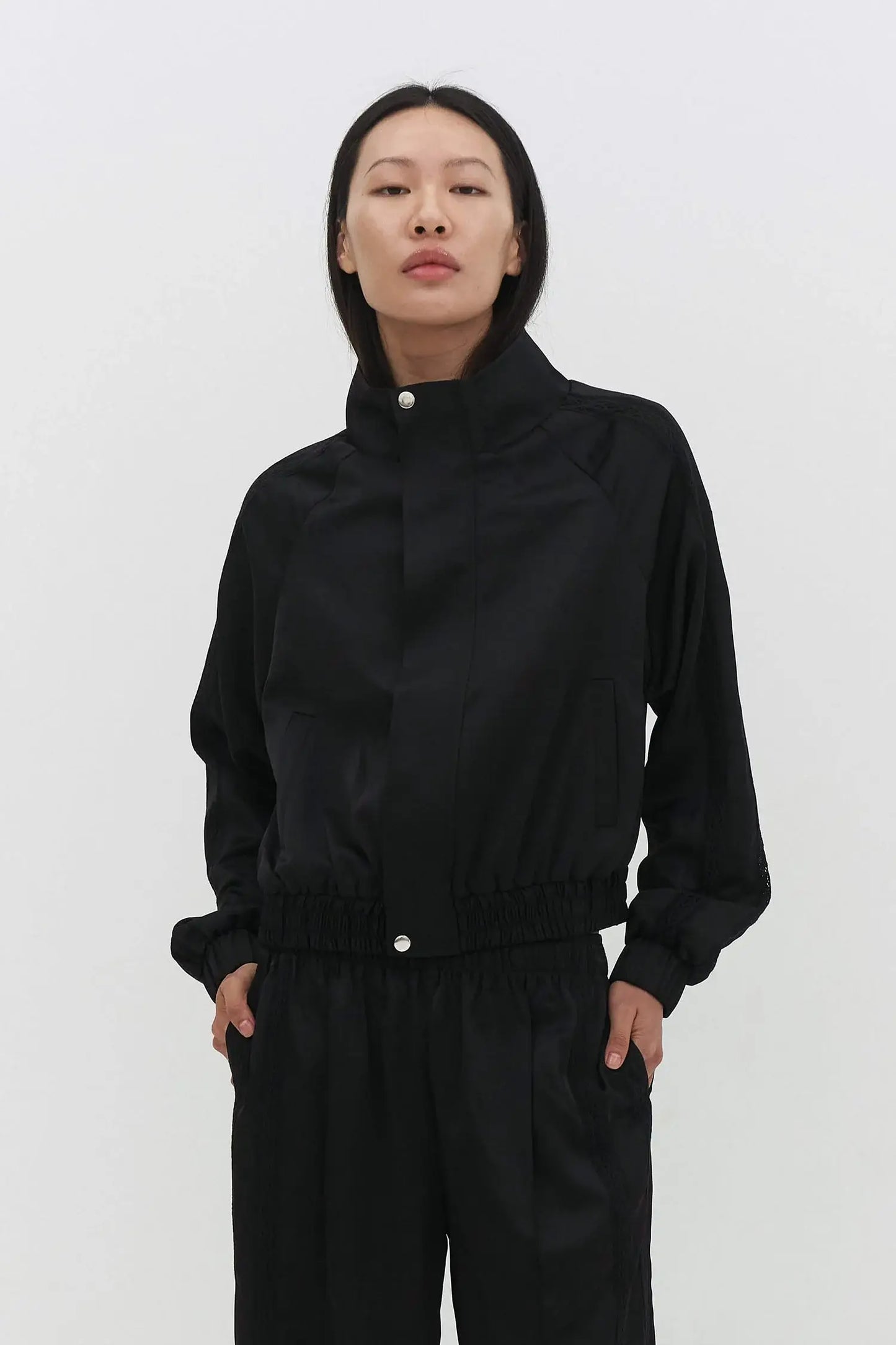 LEISEU TRACK JACKET IN BLACK