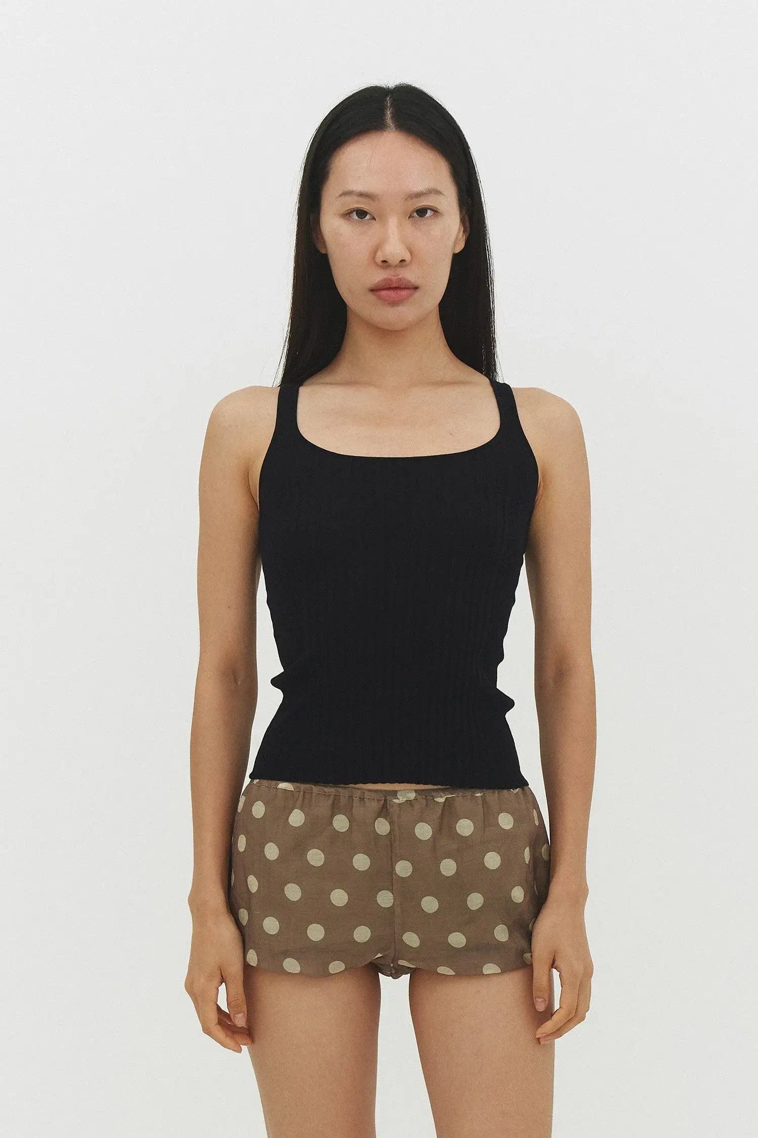 RIBBED KNIT TANK TOP IN BLACK