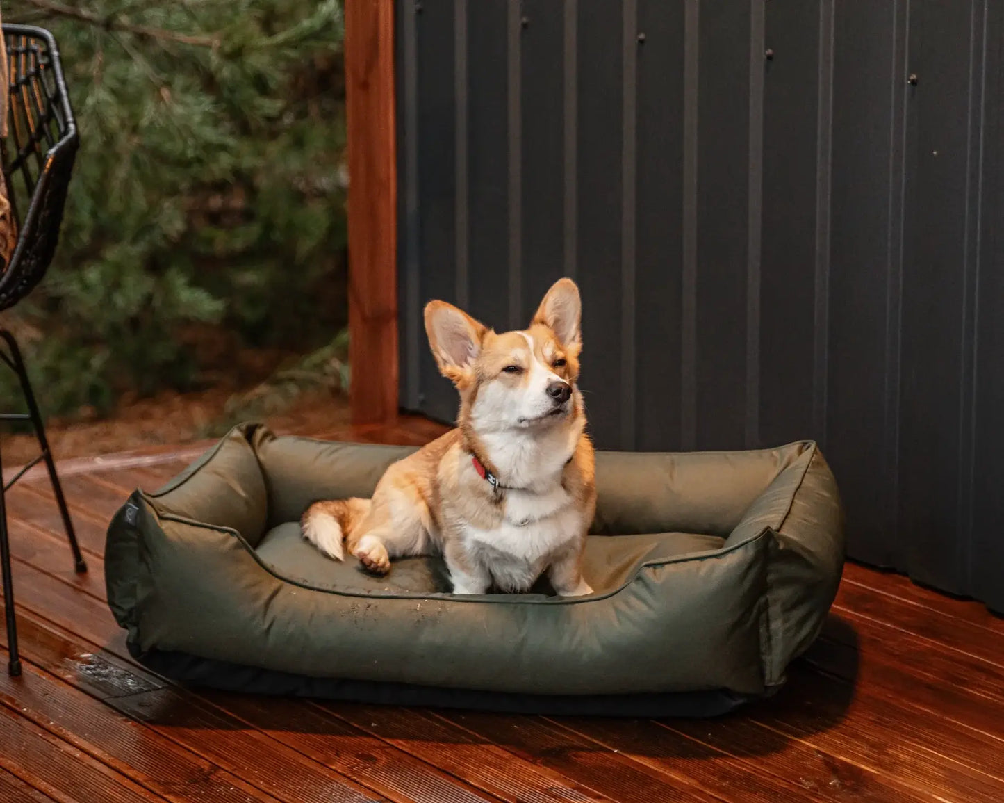 Chester & Lee | Waterproof Sleeper Dog Bed Green - Chester & Lee - Flyclothing LLC