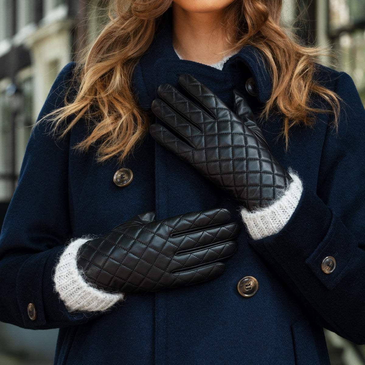 Selena (black) – Sheepskin leather gloves with diamond pattern and touchscreen feature - Leather Gloves Online - Flyclothing LLC
