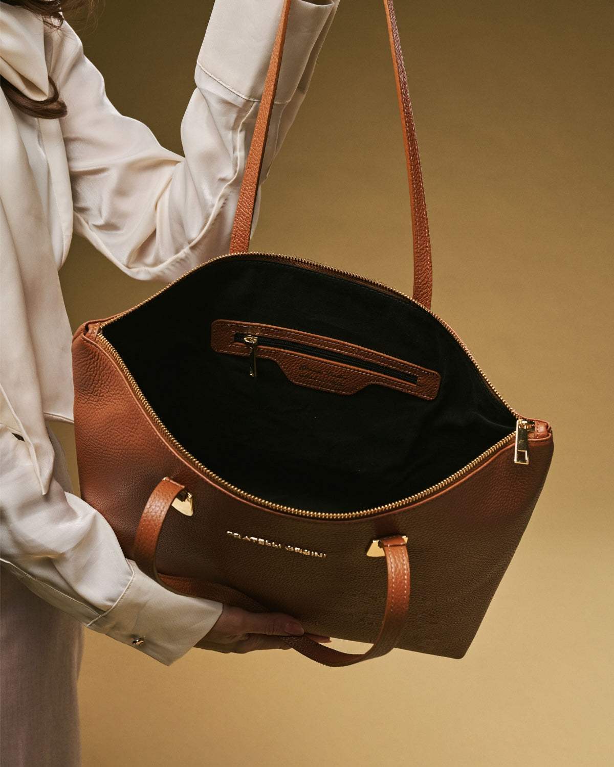 Simona (cognac) - Italian calf leather women's shoulder bag