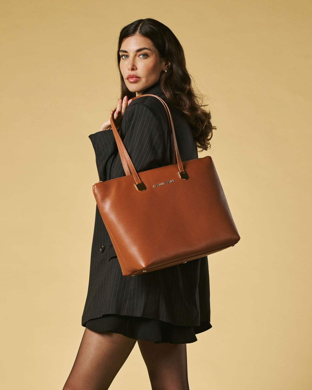 Simona (cognac) - Italian calf leather women's shoulder bag