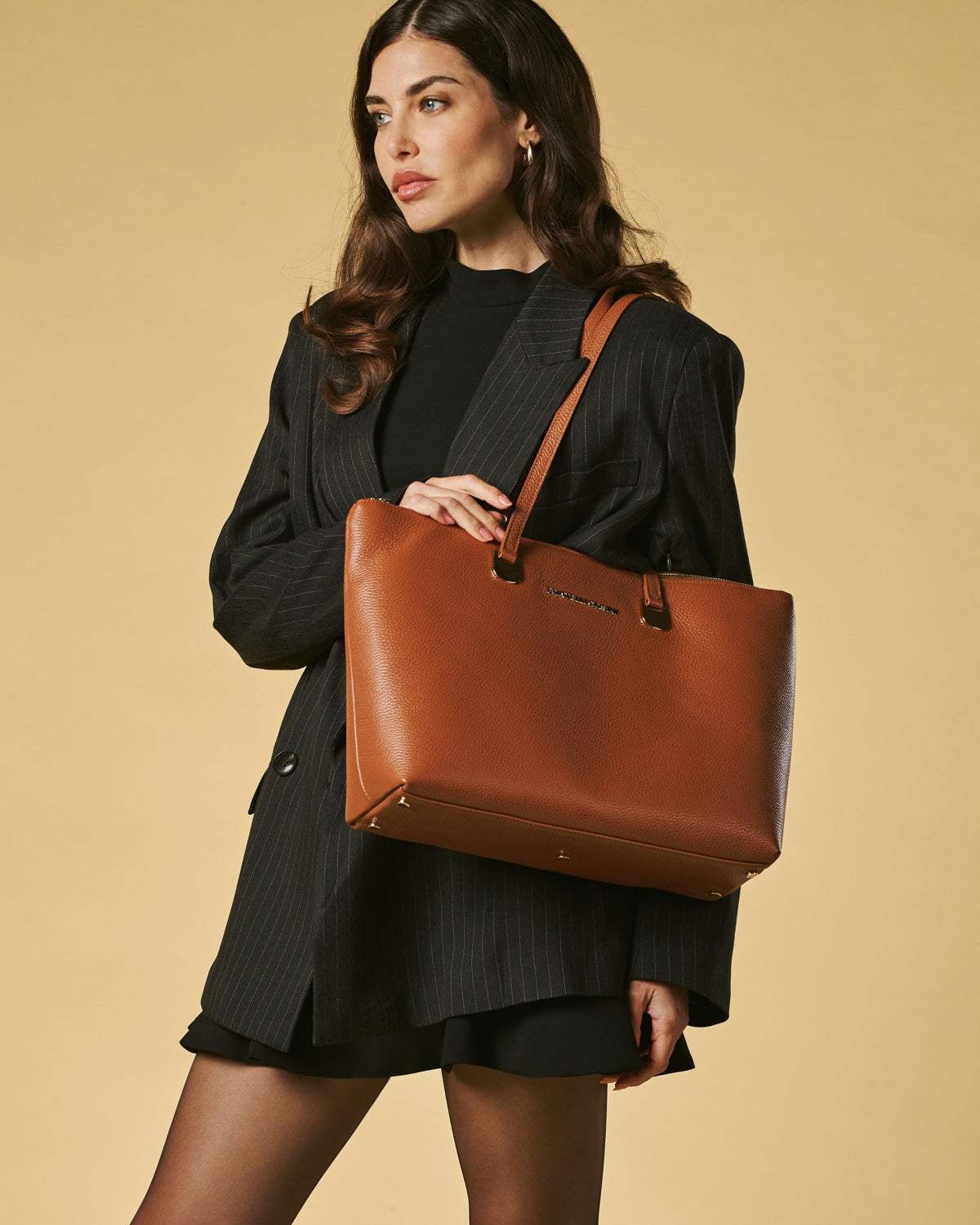 Simona (cognac) - Italian calf leather women's shoulder bag