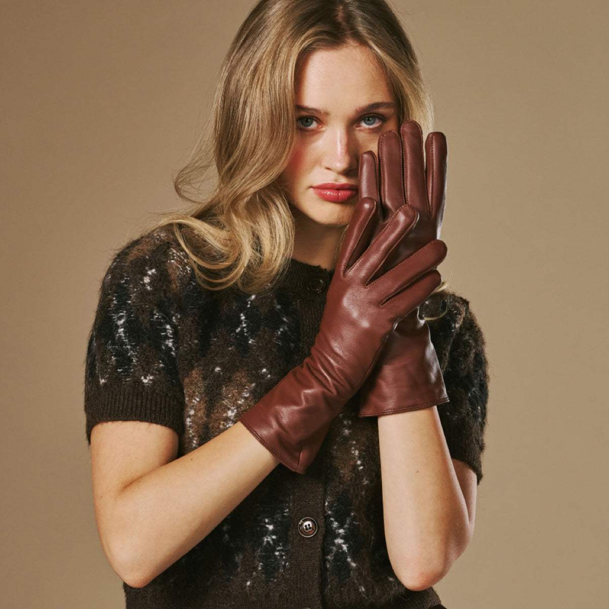 Skylar (brown) – Extra-long sheepskin leather gloves with wool/cashmere lining & touchscreen capability - Leather Gloves Online - Flyclothing LLC