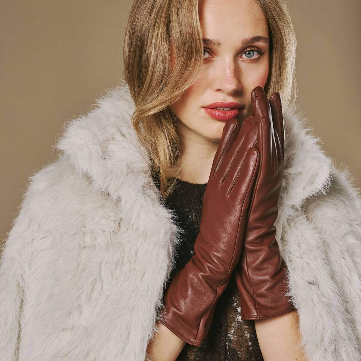 Skylar (brown) – Extra-long sheepskin leather gloves with wool/cashmere lining & touchscreen capability - Leather Gloves Online - Flyclothing LLC