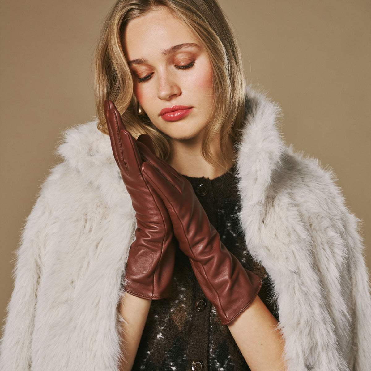 Skylar (brown) – Extra-long sheepskin leather gloves with wool/cashmere lining & touchscreen capability - Leather Gloves Online - Flyclothing LLC