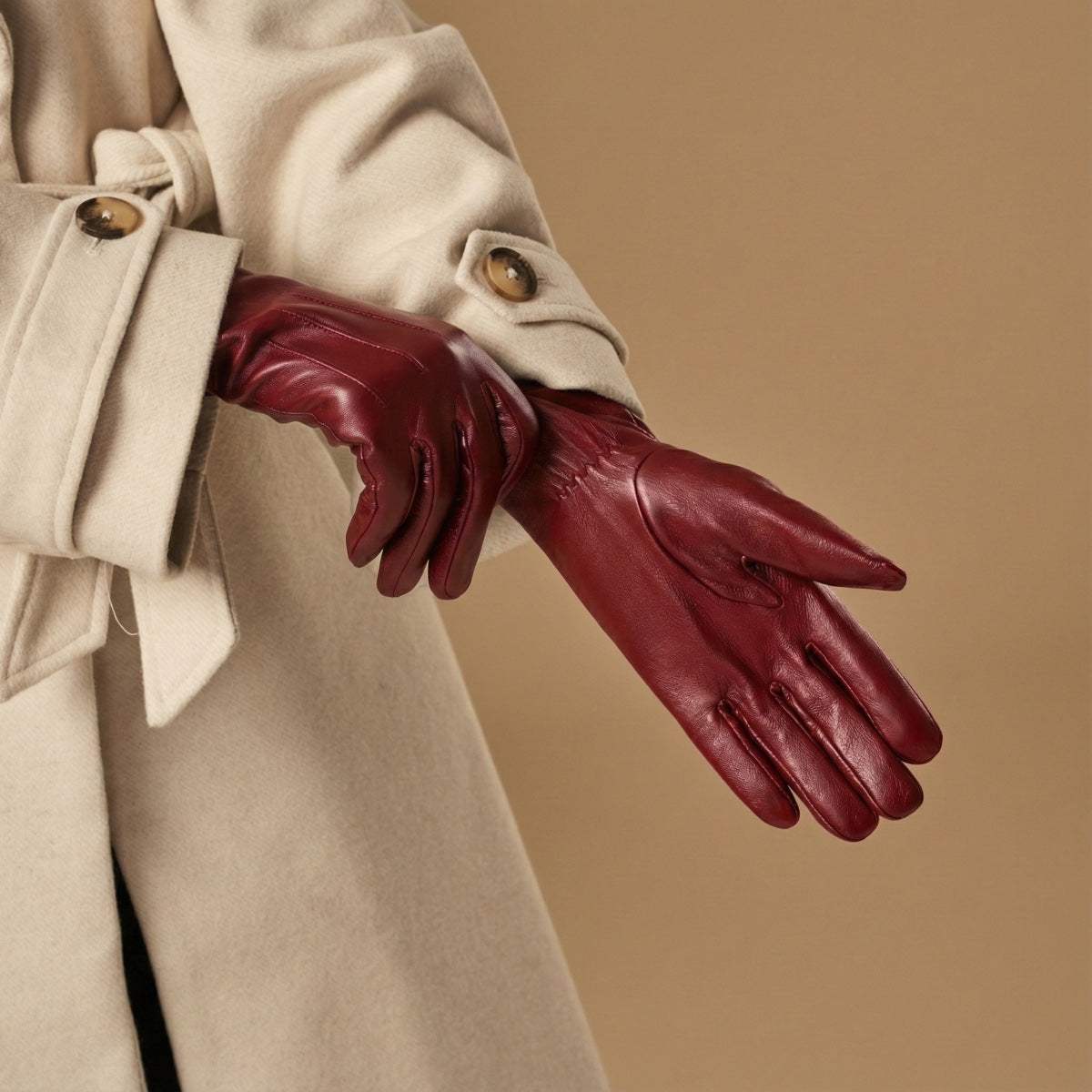 Stella (red) – Sheepskin leather gloves with ultra-warm fleece lining & touchscreen functionality