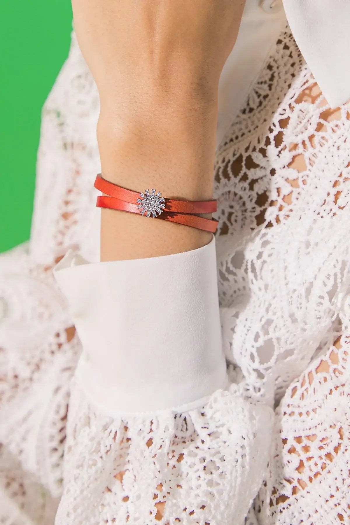 THE DAISY NEVER TAKE OFF BRACELET - Flying Tomato - Flyclothing LLC