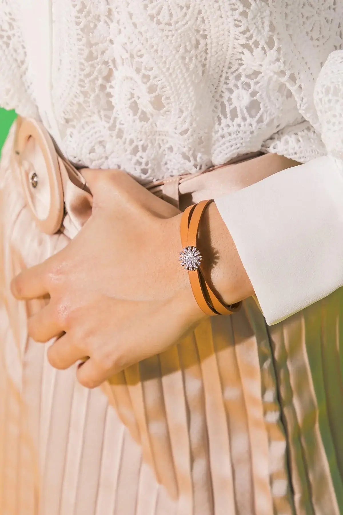 THE DAISY NEVER TAKE OFF BRACELET - Flying Tomato - Flyclothing LLC