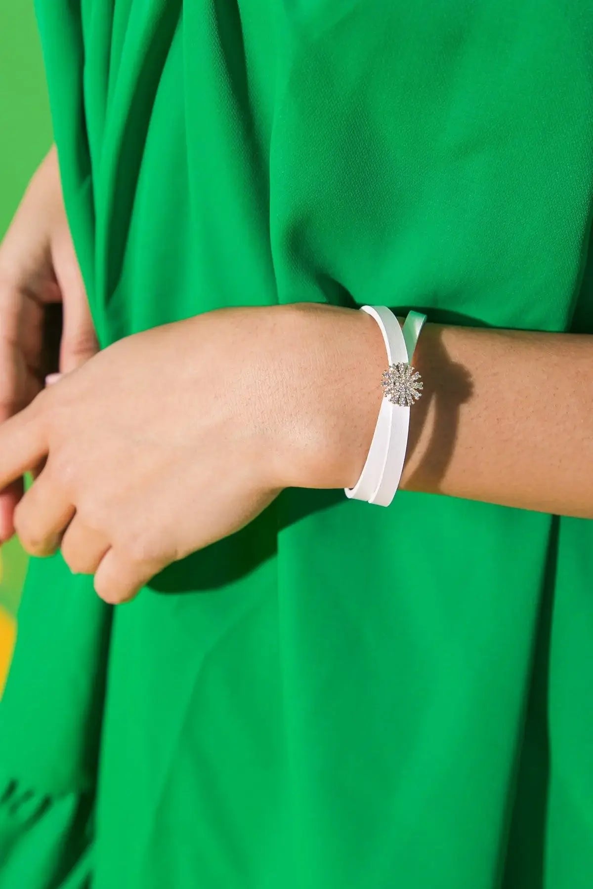 THE DAISY NEVER TAKE OFF BRACELET - Flying Tomato - Flyclothing LLC