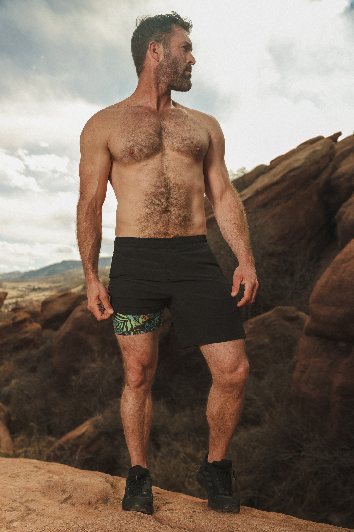 The Tribal Council | Grey Tonal Island Block Ball Hammock® 5 Inch Athletic Shorts