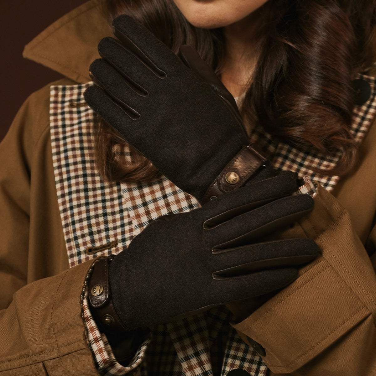 Violetta (dark brown) - Italian tweed women's gloves with touchscreen capability and adjustable snap button