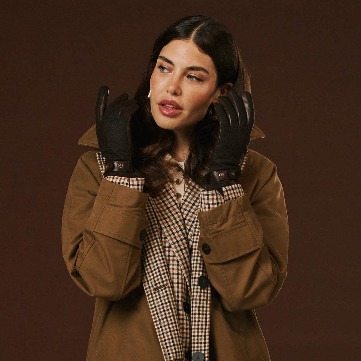 Violetta (dark brown) - Italian tweed women's gloves with touchscreen capability and adjustable snap button