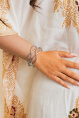 Minimalist Jewelry Wavey Cuff Bracelet