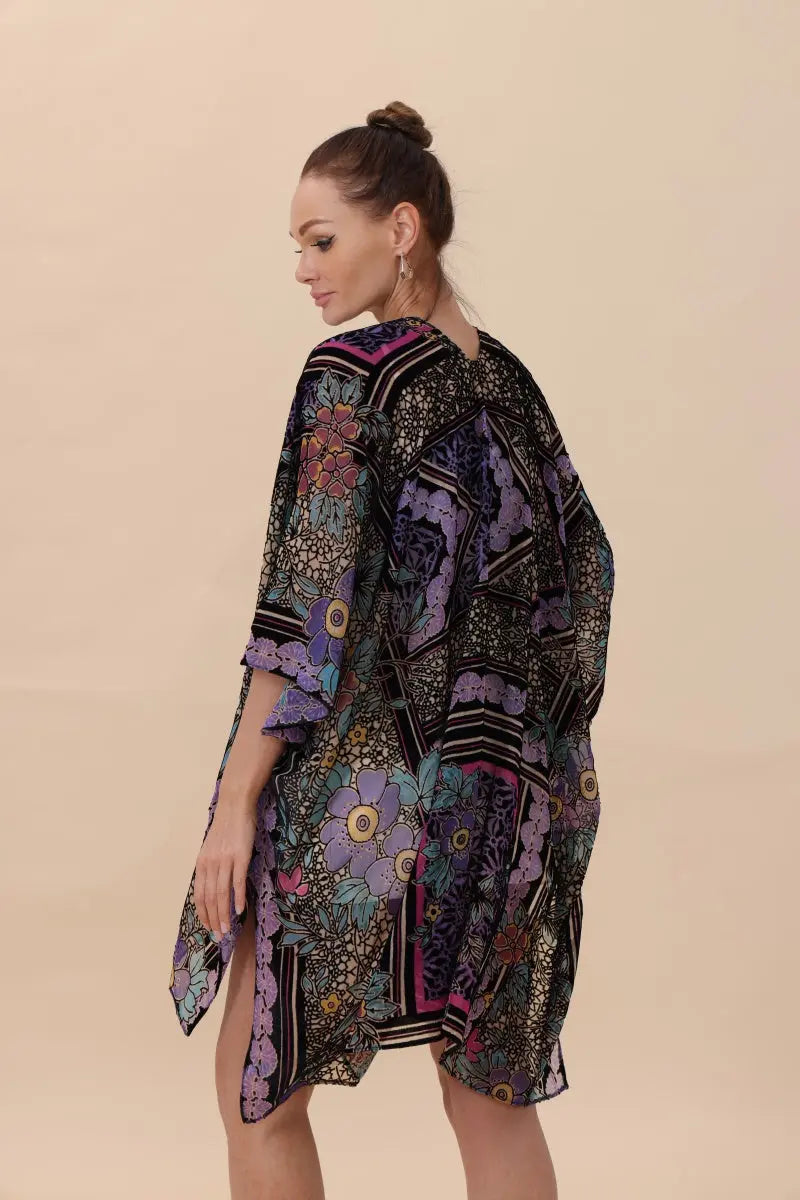 Velvet Bloom Kimono – Luxurious Textures & Artisan Craftsmanship