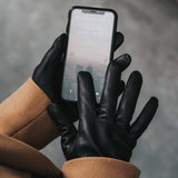Zoey (black) – Sheepskin leather gloves with warm wool/cashmere lining & touchscreen function